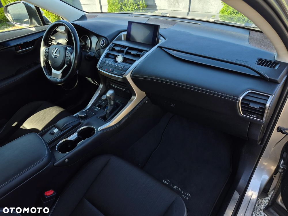 Lexus NX 300h Elite AWD - 16