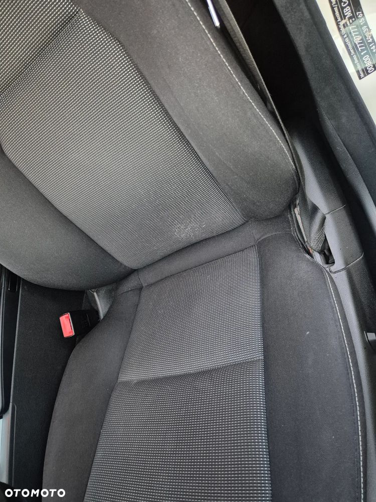 Mercedes-Benz Klasa C 200 CDI DPF (BlueEFFICIENCY) Avantgarde - 27