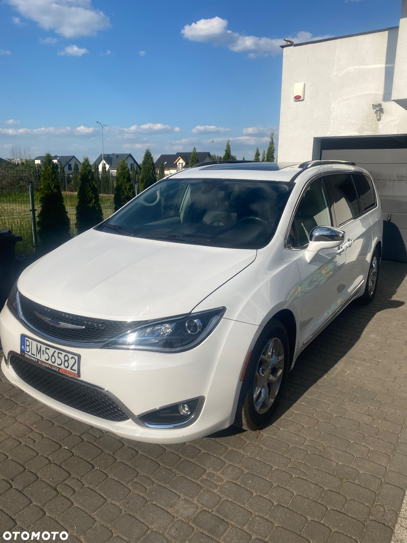 Chrysler Pacifica - 4