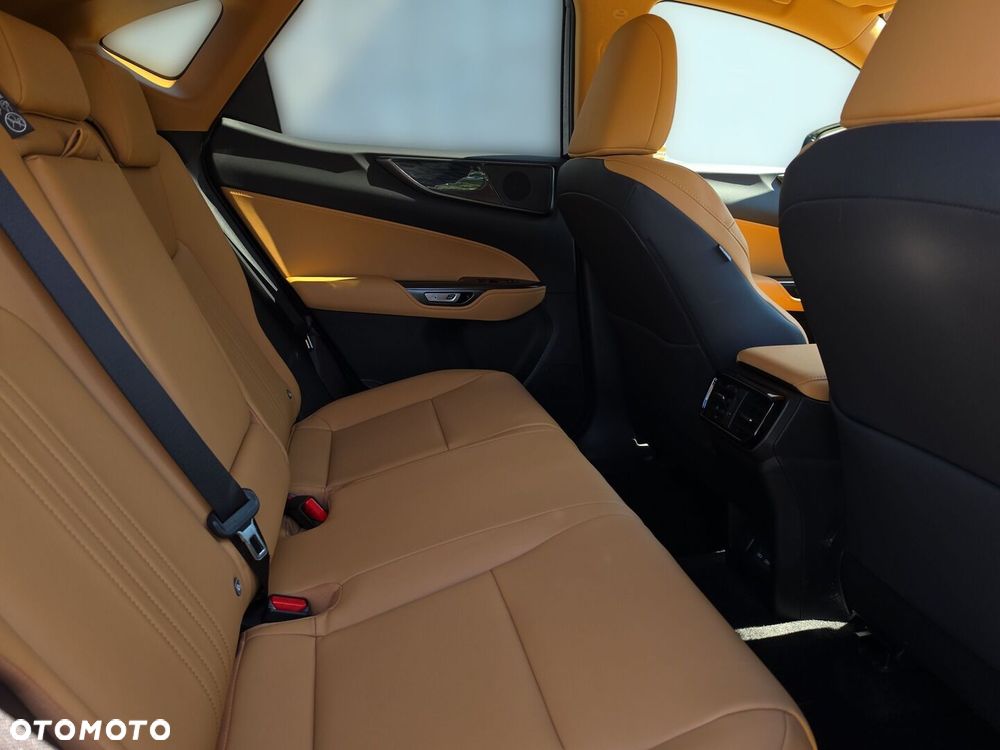 Lexus NX 350h Prestige AWD - 26
