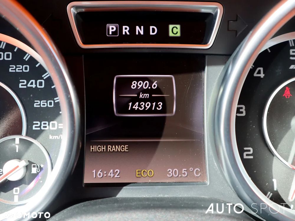 Mercedes-Benz Klasa G 63 AMG AMG SPEEDSHIFT 7G-TRONIC - 29