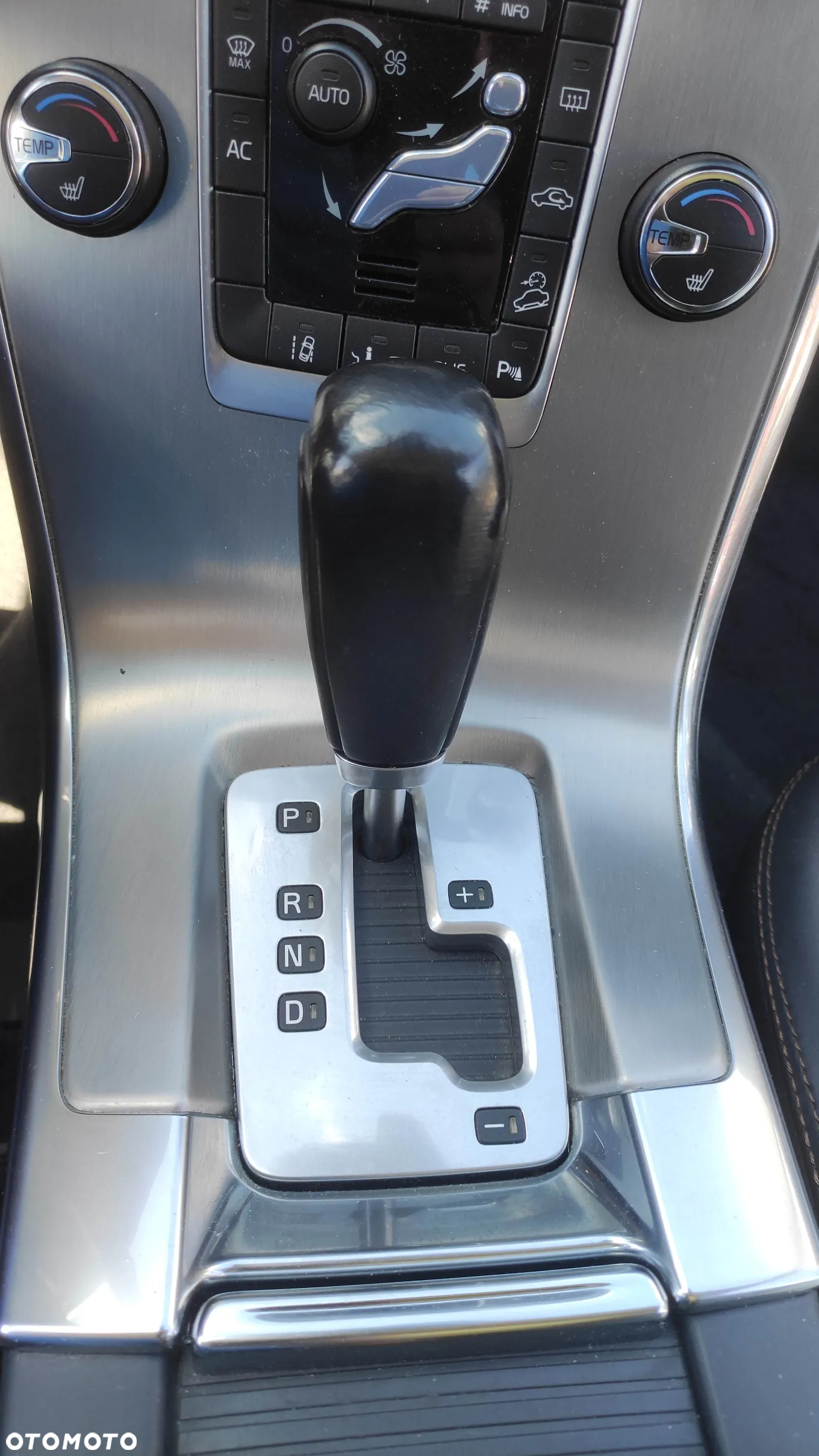 Volvo XC 60 D5 AWD Summum - 16