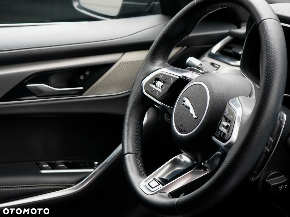Jaguar F-Pace D200 AWD R-Dynamic S - 21
