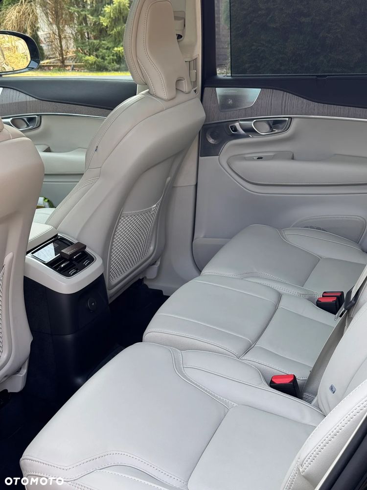 Volvo XC 90 T8 AWD Plug-In Hybrid Ultimate Dark 7os - 14