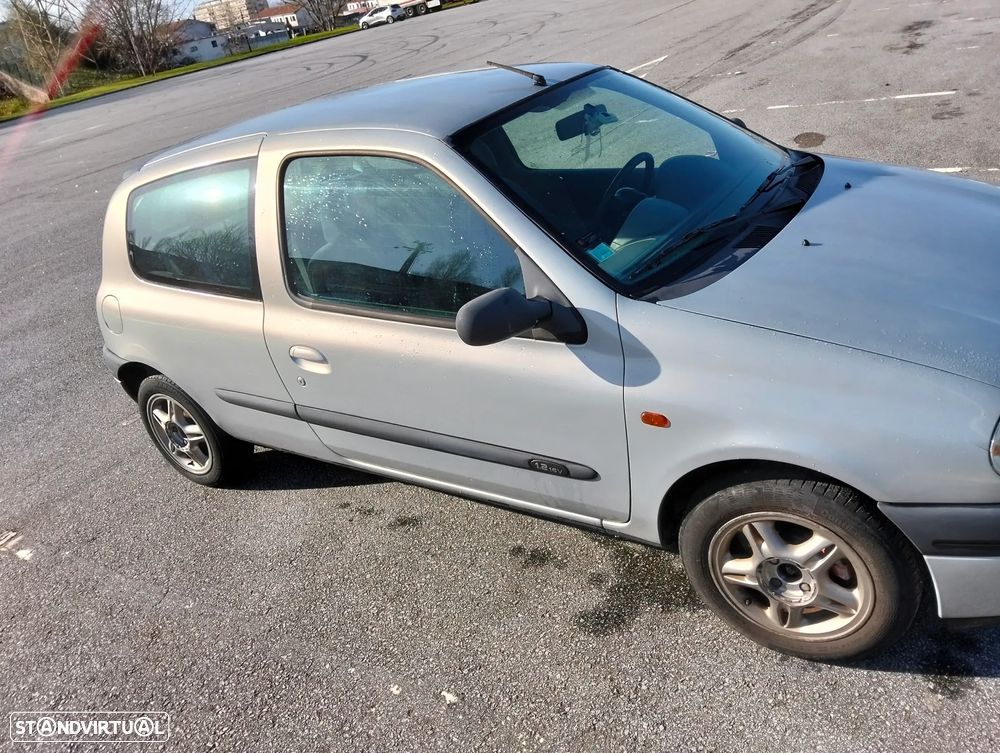 Renault Clio 1.2 16V Expression - 1