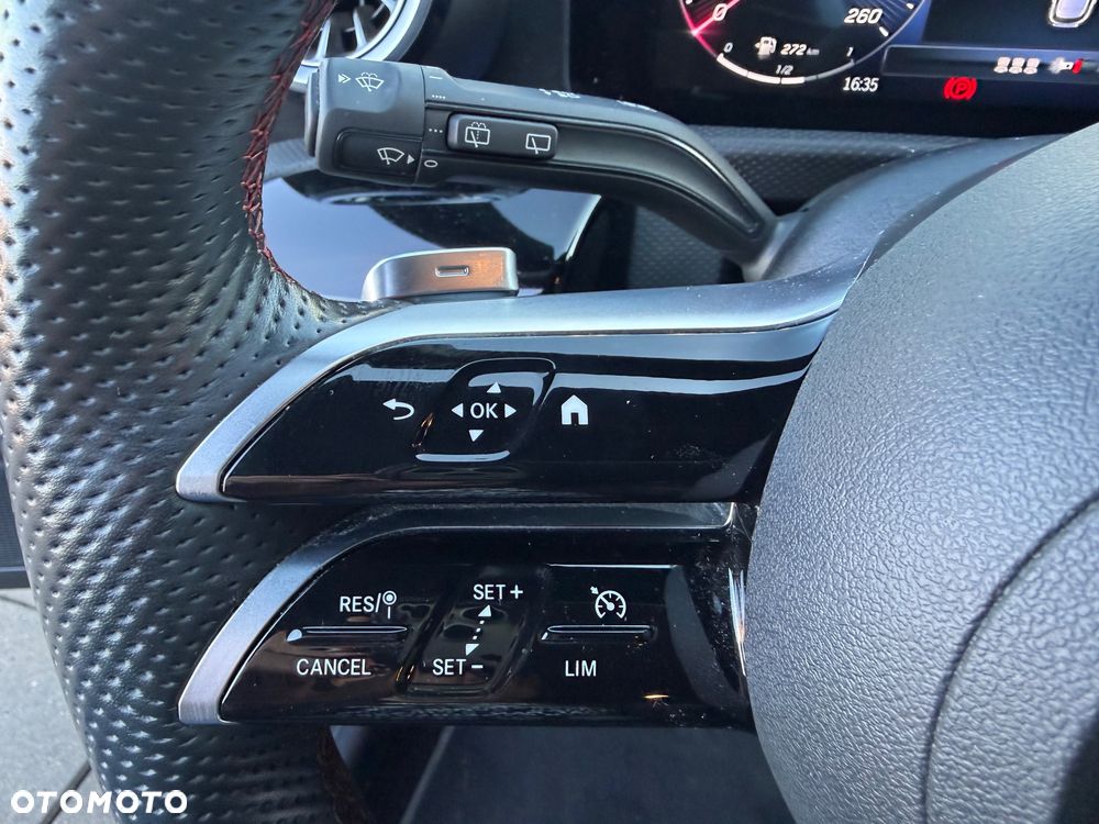 Mercedes-Benz Klasa A 220 4-Matic AMG Line 7G-DCT - 23