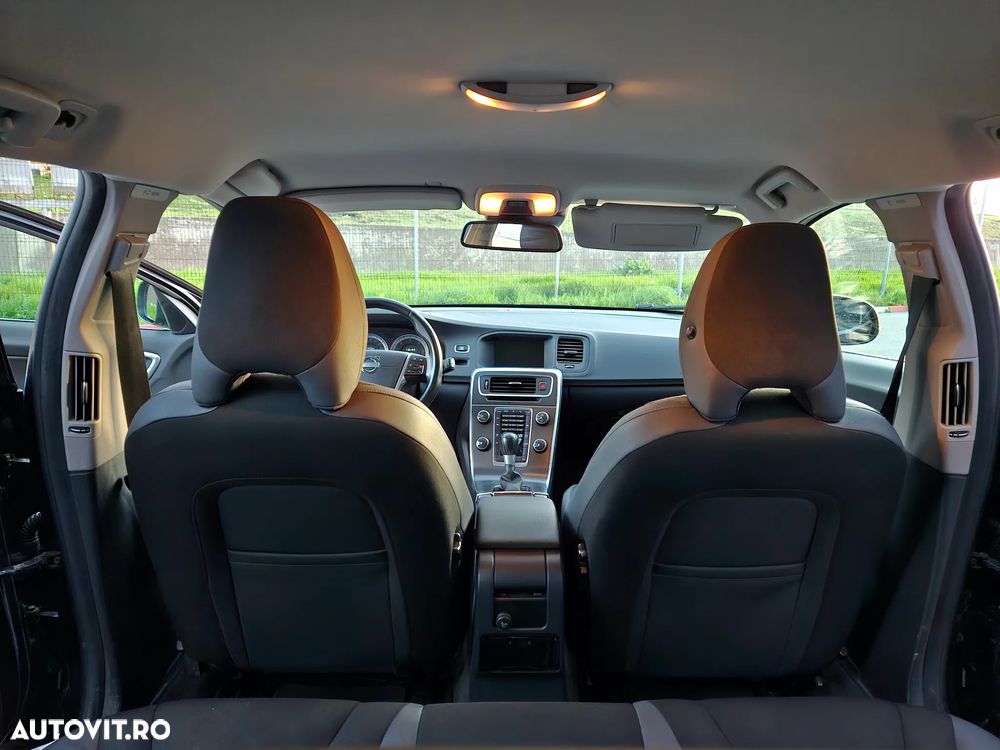 Volvo V60 DRIVe Start-Stop Momentum - 11