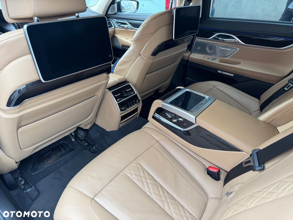 BMW Seria 7 740d xDrive - 18