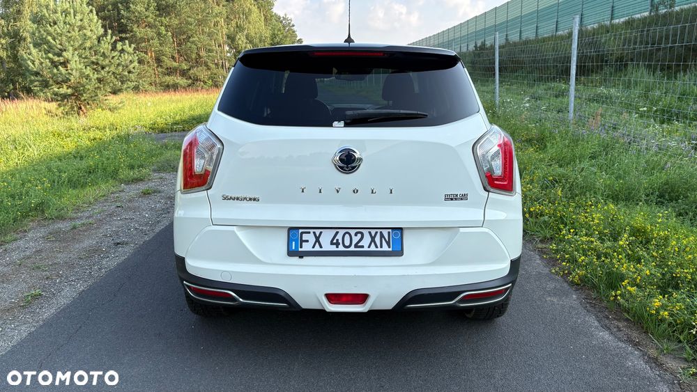 SsangYong/KGM Tivoli e-XGi 160 2WD Black+White - 16