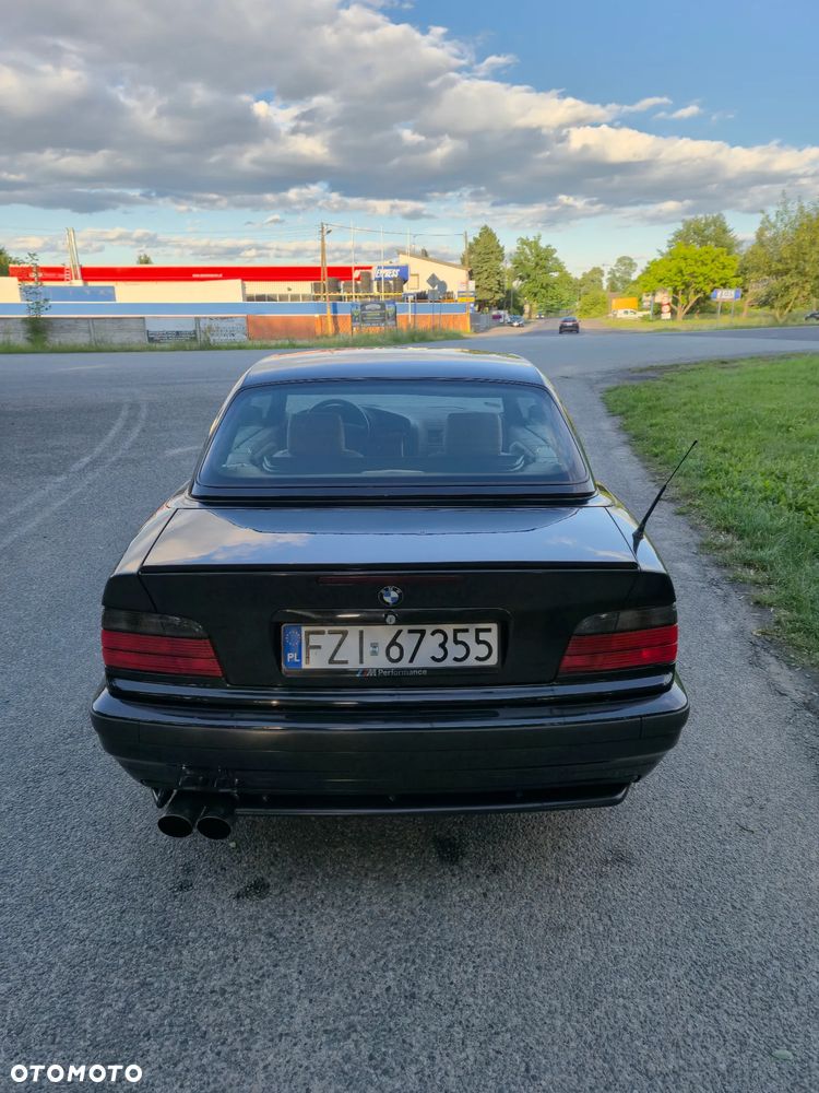 BMW Seria 3 - 16