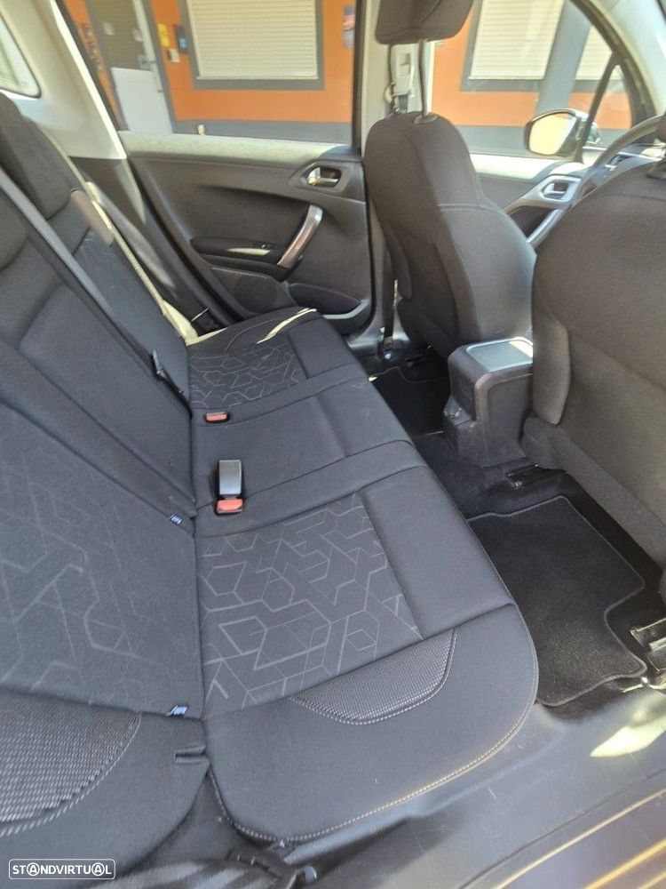 Peugeot 2008 1.2 PureTech Style - 5