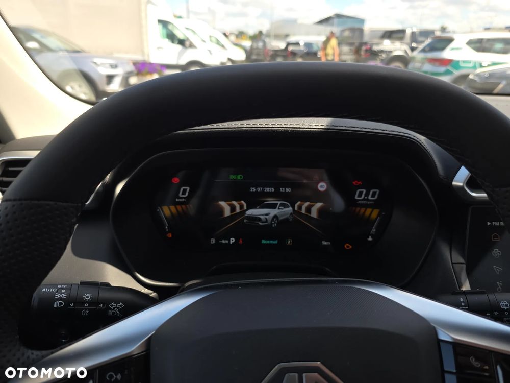 MG ZS Hybrid+ - 11
