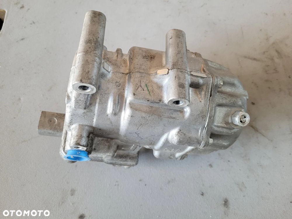 Sprężarka kompresor klimatyzacji Toyota Auris II 1,8 HSD 042200-1031 - 6