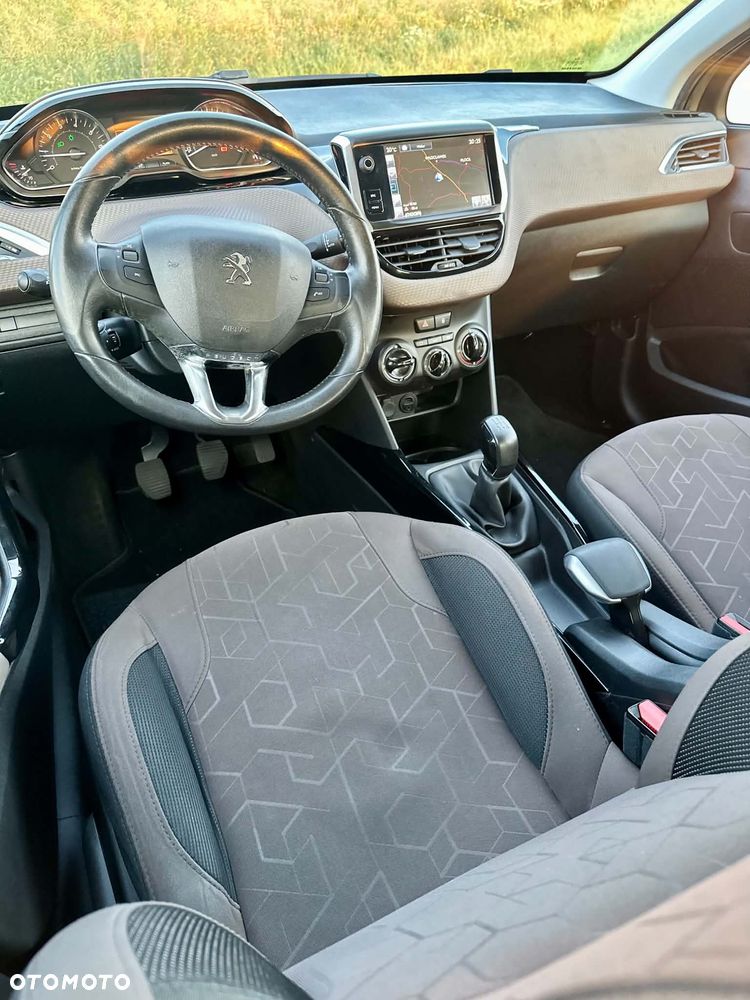 Peugeot 2008 PureTech 82 Urban Move - 11