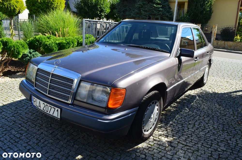 Mercedes-Benz W124 (1984-1993) - 24