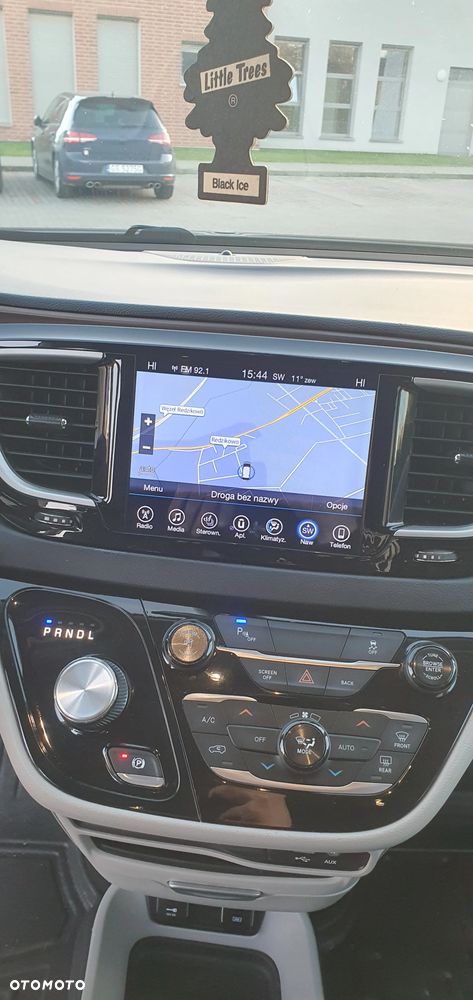 Chrysler Pacifica - 25