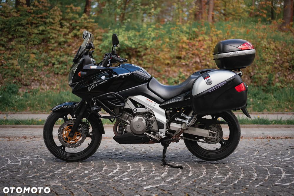 Suzuki V-STROM - 1