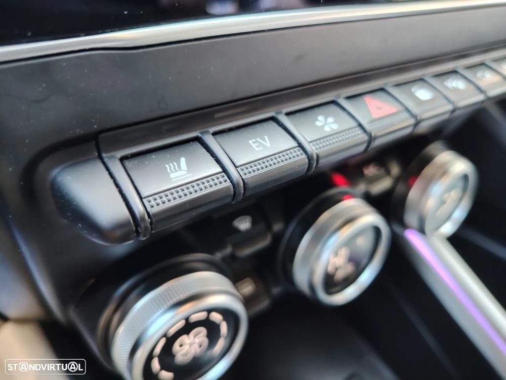 Renault Clio 1.6 E-Tech Initiale Paris - 23