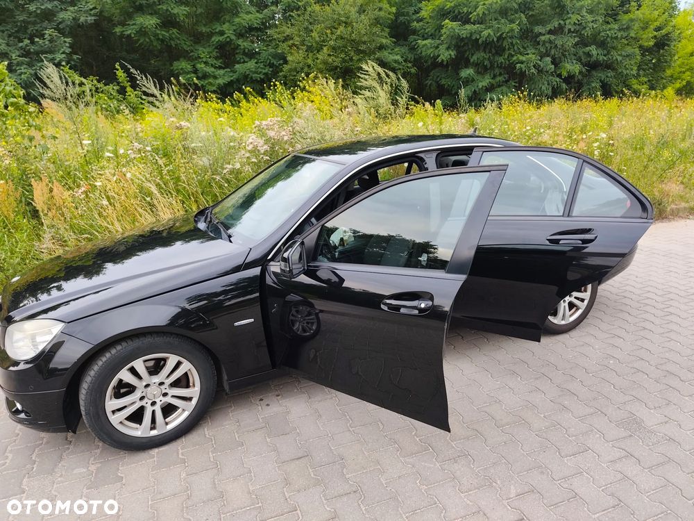 Mercedes-Benz Klasa C 180 Kompressor BlueEFFICIENCY Elegance - 9