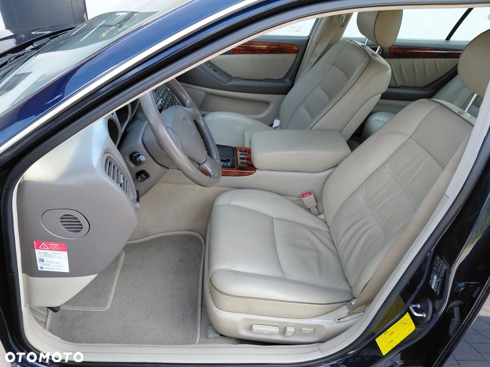 Lexus GS - 16
