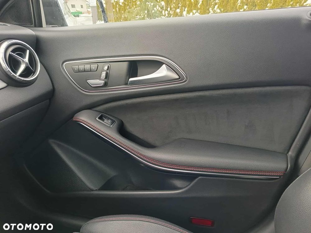 Mercedes-Benz CLA 200 (CDI) d 4Matic 7G-DCT AMG Line - 21