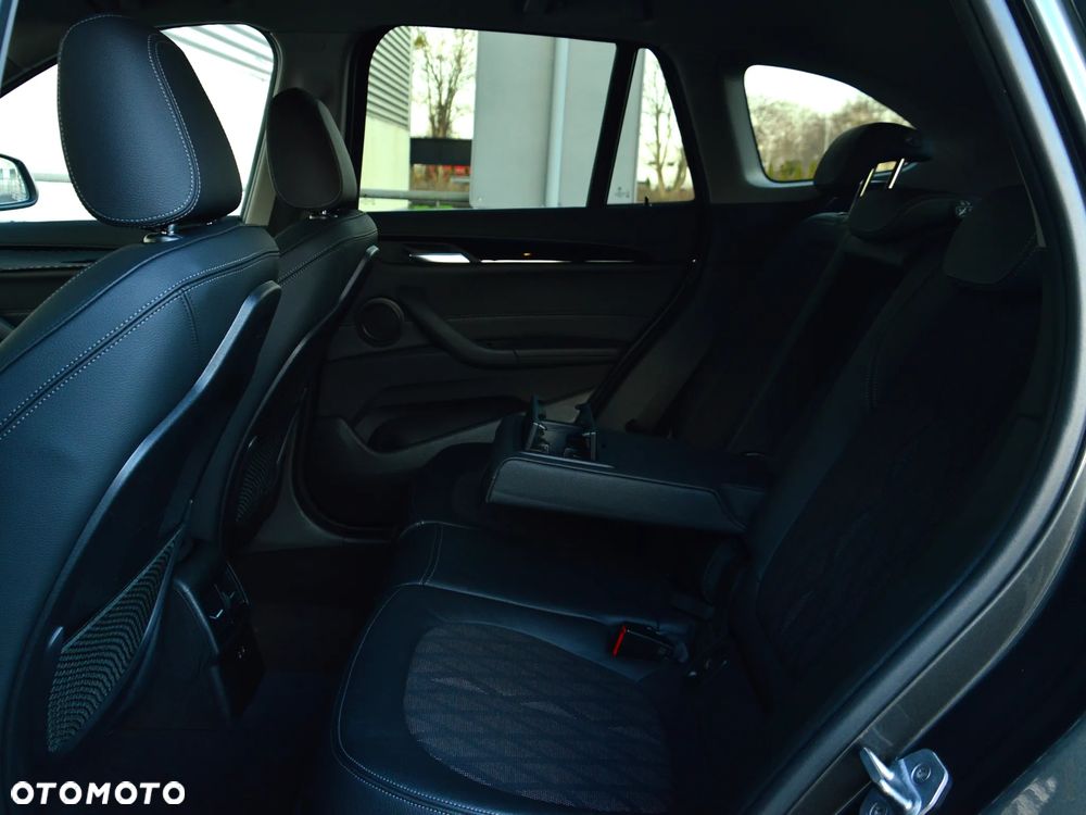 BMW X1 sDrive18i xLine - 14