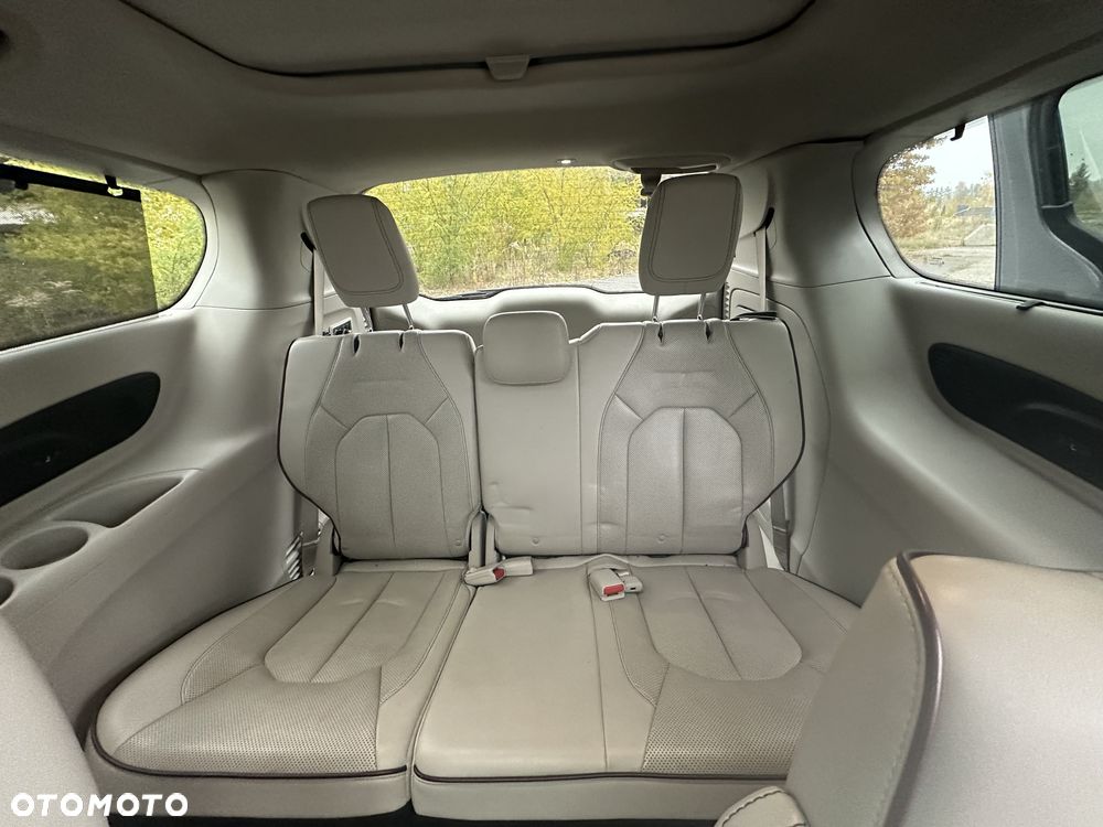 Chrysler Pacifica - 25