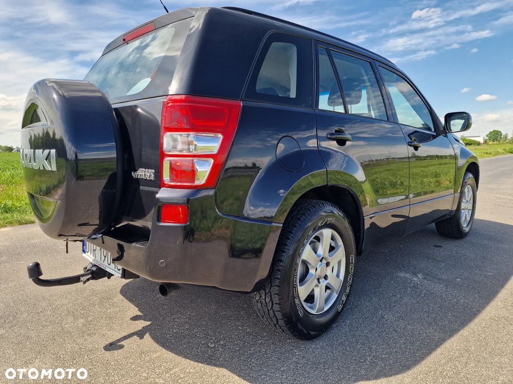 Suzuki Grand Vitara 2.0 - 23