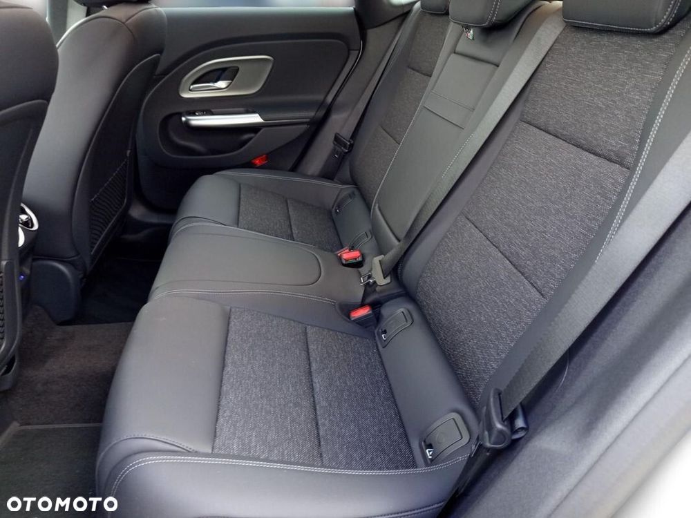 Mercedes-Benz CLA 200 mHEV 8G-DCT - 15