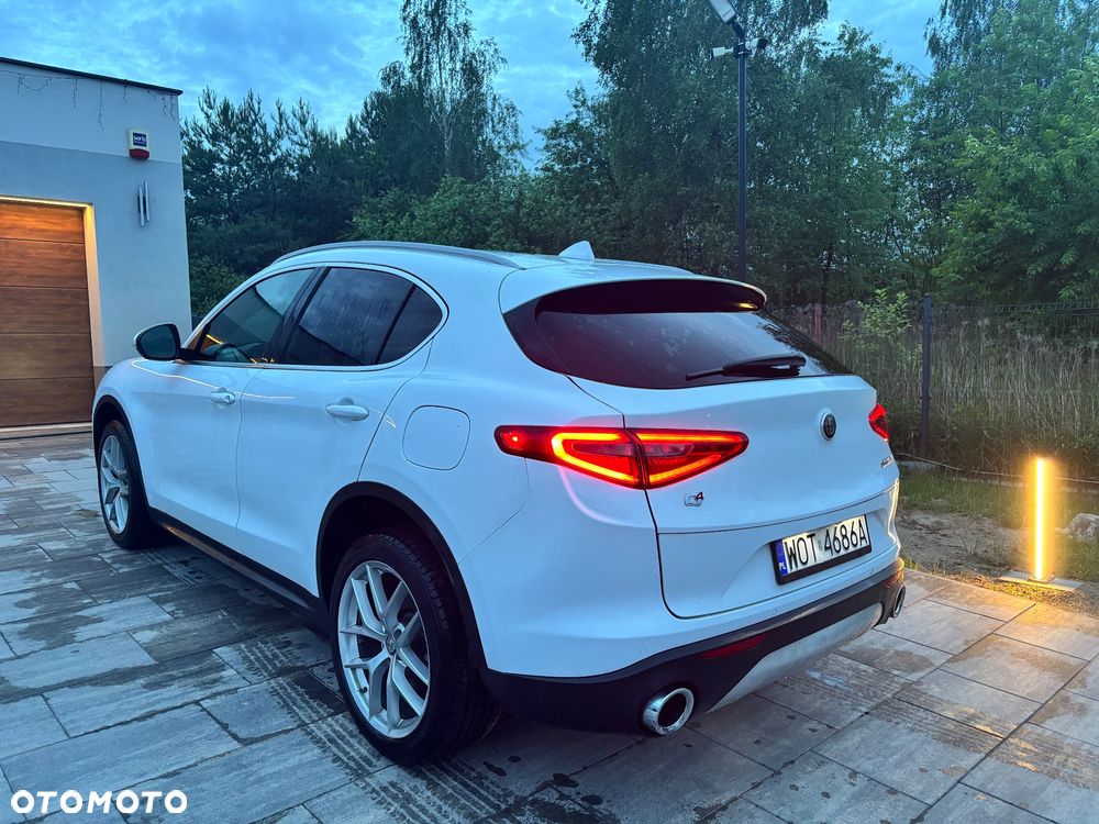 Alfa Romeo Stelvio 2.0 Turbo TI Q4 - 3