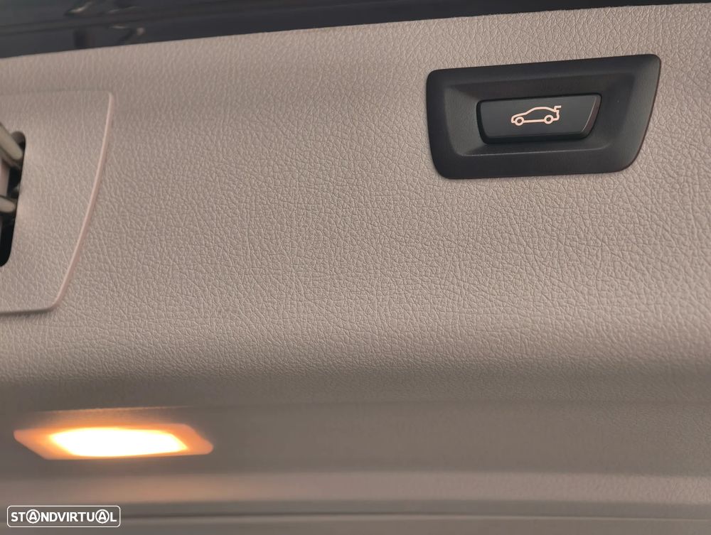 BMW 318 d Aut. Sport Line - 17