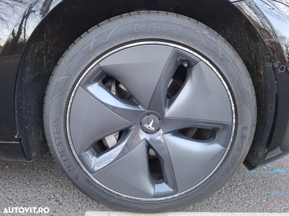 Tesla Model 3 - 31