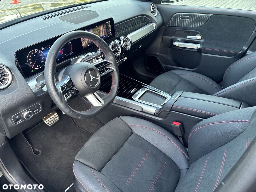 Mercedes-Benz GLB - 13
