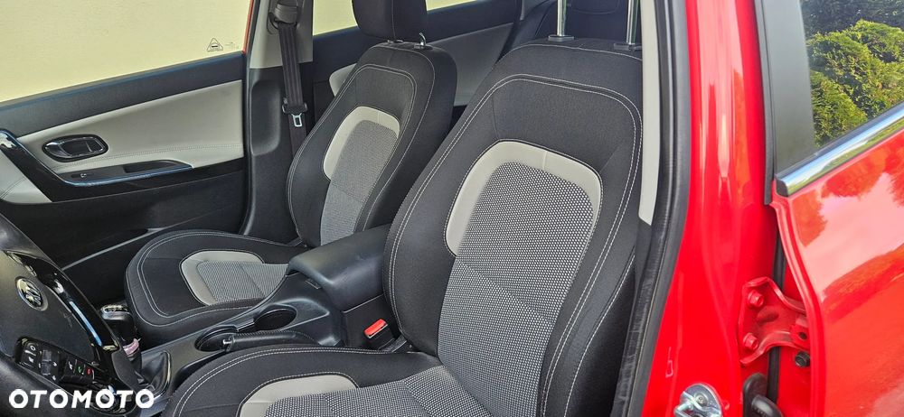 Kia Ceed 1.6 GDI ISG Platinum Edition - 16