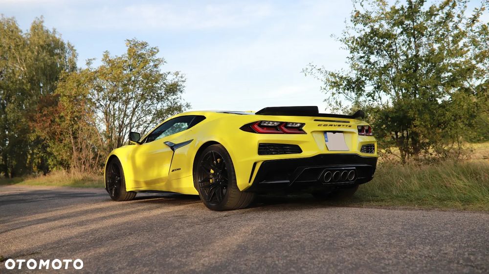 Chevrolet Corvette - 9