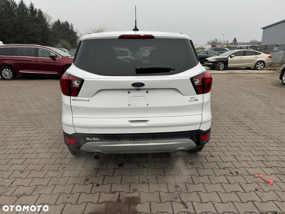 Ford Kuga - 2