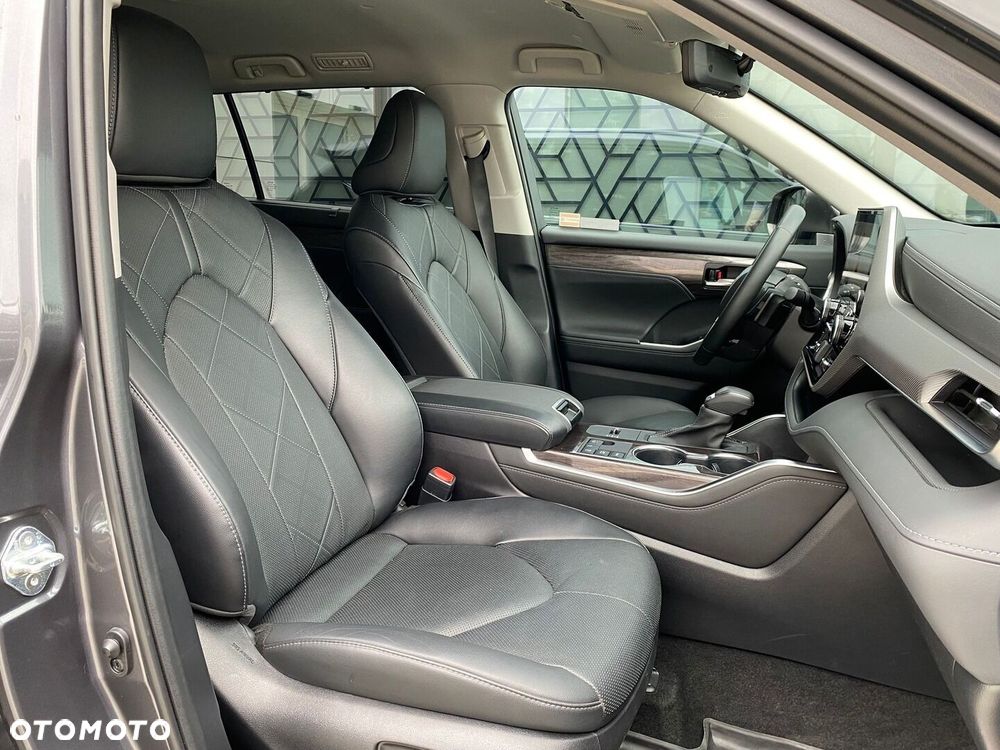 Toyota Highlander 2.5 Hybrid Executive Style - 25