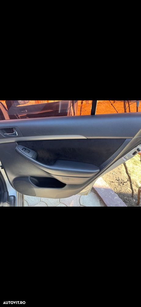 Toyota Avensis 2.0 D-4D Executiv - 6
