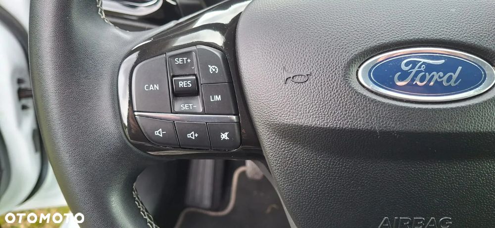 Ford Fiesta - 25