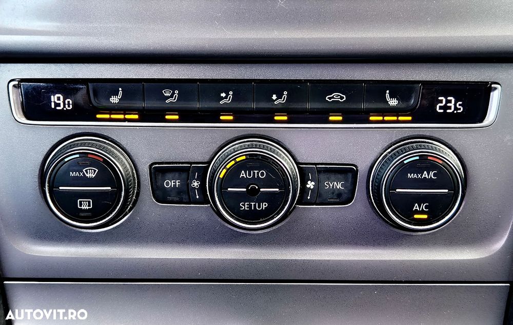 Volkswagen Golf - 20