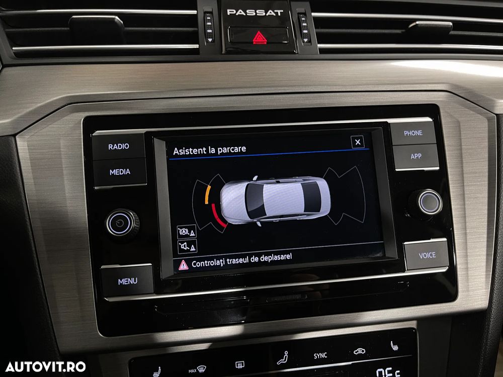 Volkswagen Passat 1.5 TSI ACT Advance - 14