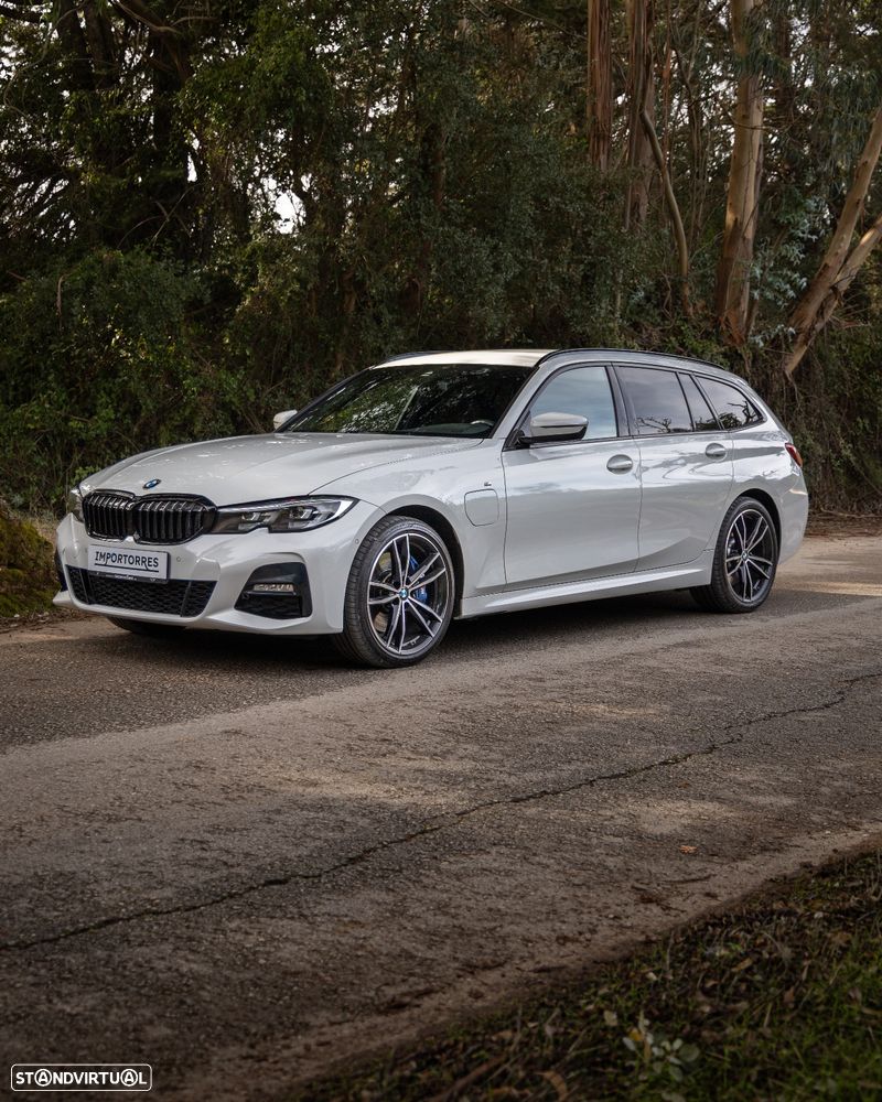 BMW 330 e Touring Pack Desportivo M Auto - 4