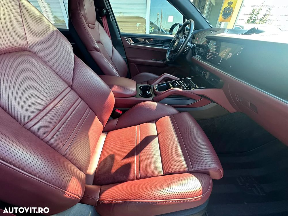 Porsche Cayenne S - 22
