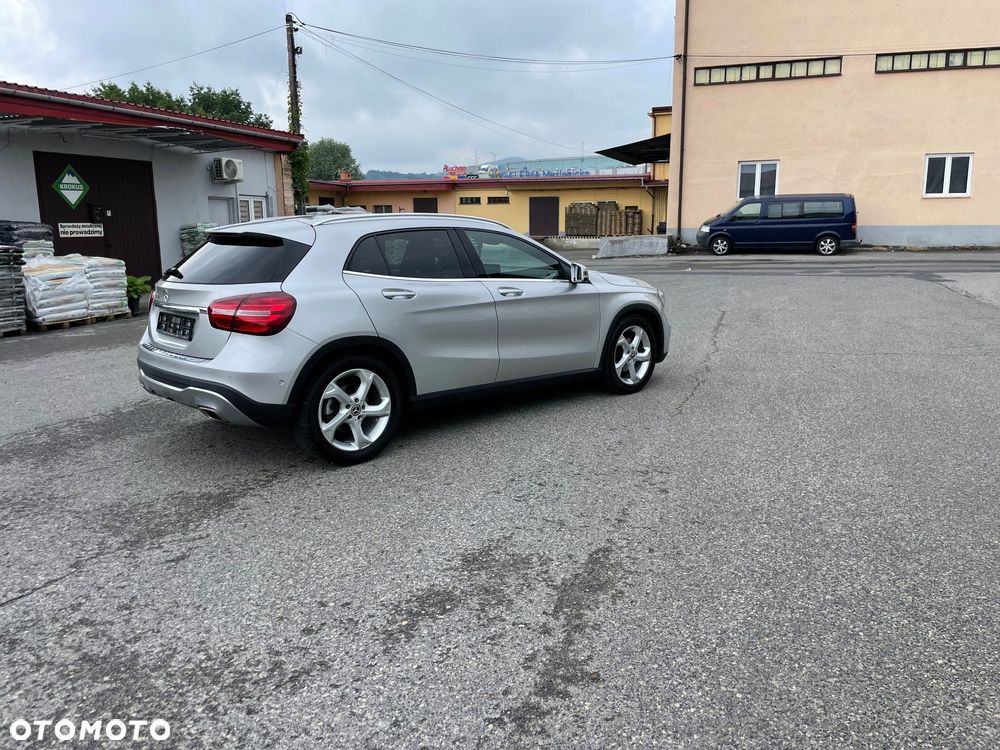 Mercedes-Benz GLA 200 d AMG Line - 4