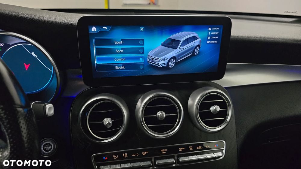 Mercedes-Benz GLC 300 de 4Matic 9G-TRONIC AMG Line Plus - 25