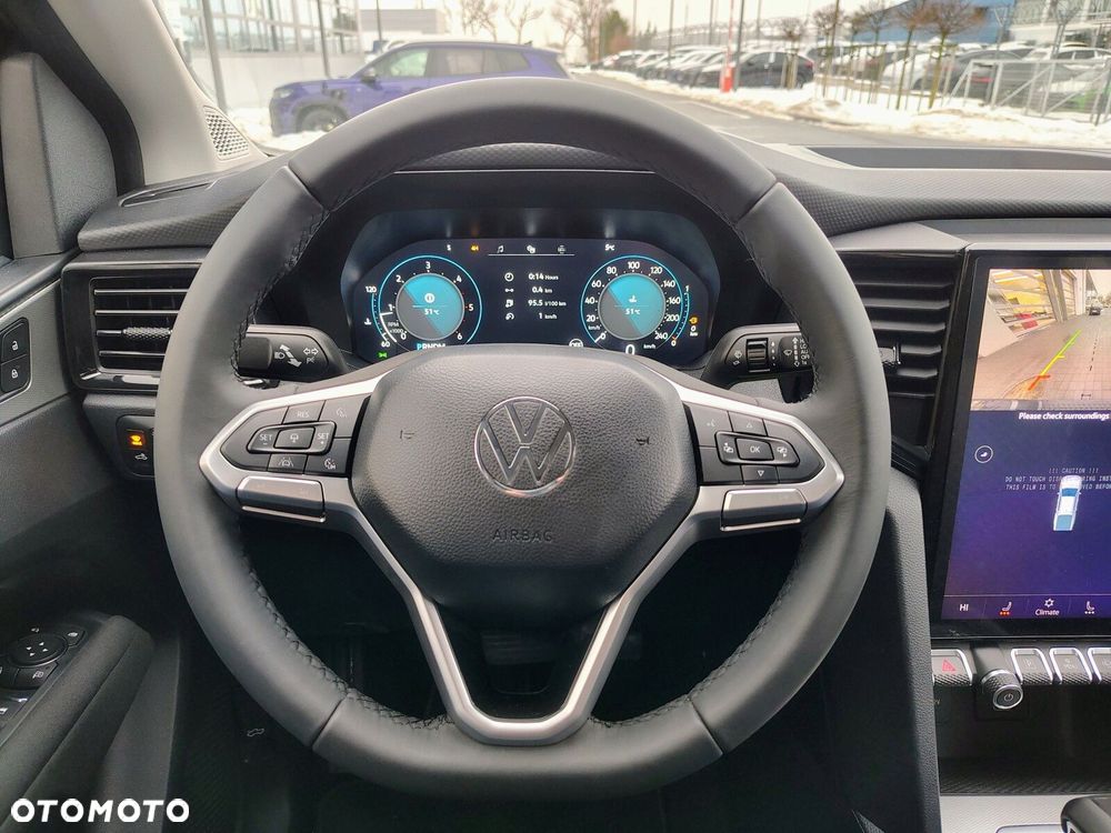 Volkswagen Amarok Life silnik: 2.0 TDI 205 KM / skrzynia biegów: 10-biegowa automatyczna 4MOTION rozstaw osi: 3270 mm - 10