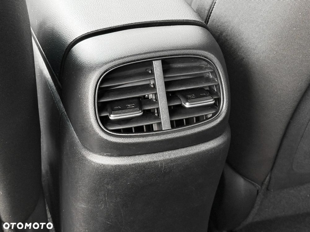 Hyundai Elantra 1.6 Smart CVT - 34