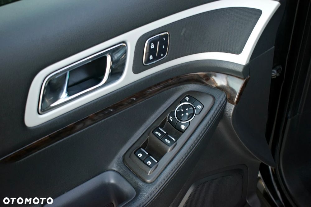Ford Explorer - 33