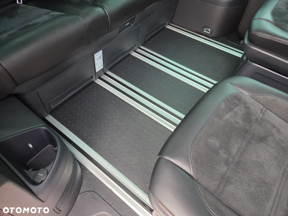 Volkswagen Multivan - 15