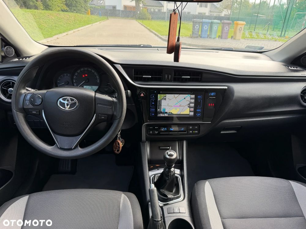 Toyota Auris 1.4 D-4D Dynamic - 10